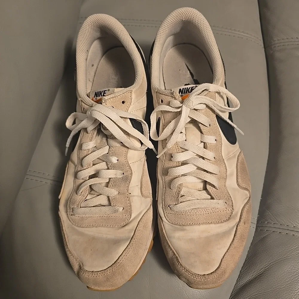 Nike Air Pegasus 83 Men's Size 12 DH8229-101‎ White/Navy/Gum Soles Retro